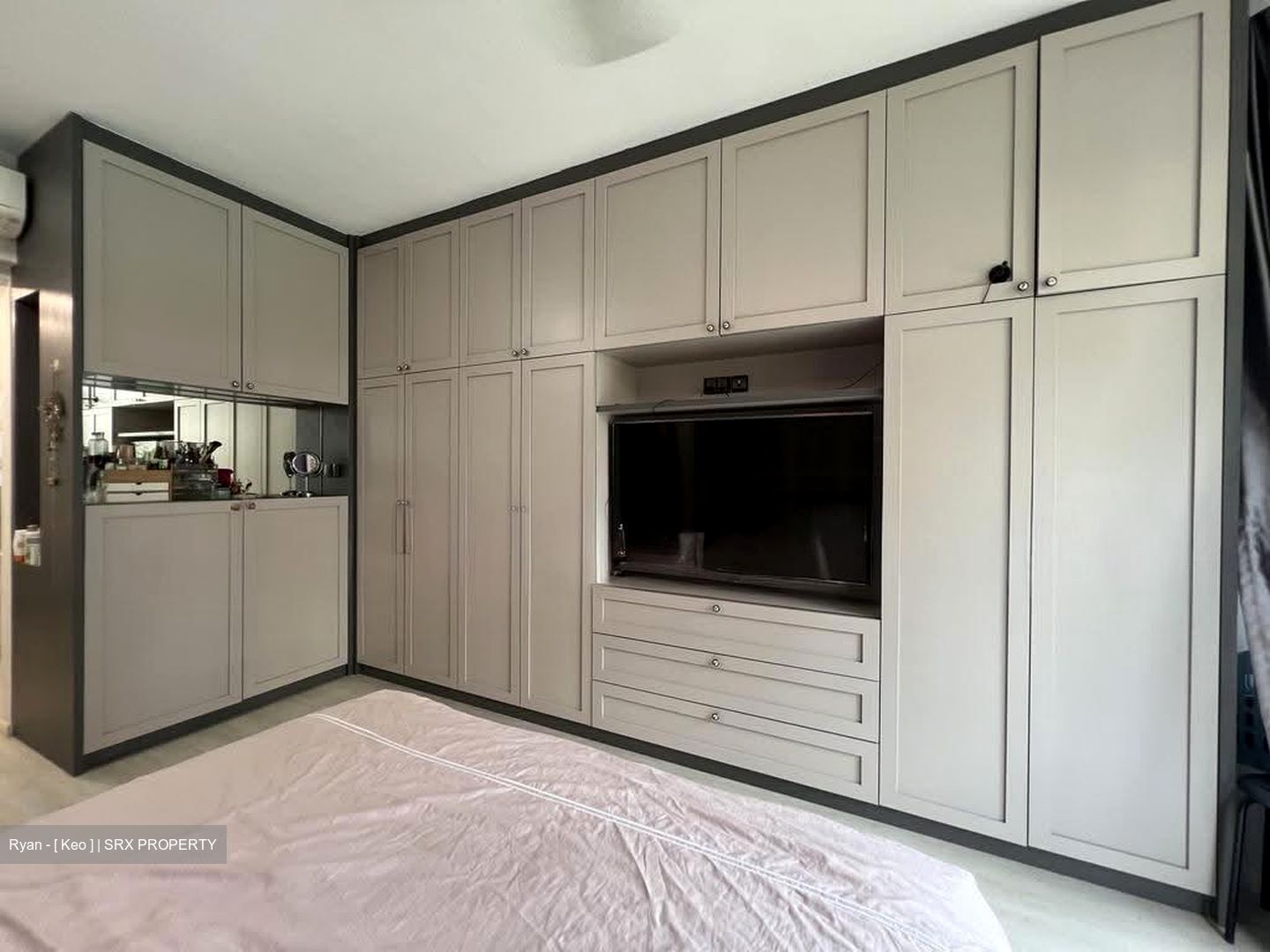 Hillington Green (D23), Condominium #616014711